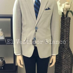 Chaqueta Camel Pantalón Azul Marino