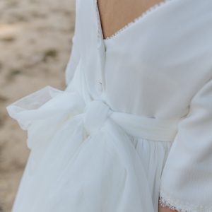 Lazo de tul blanco natural
